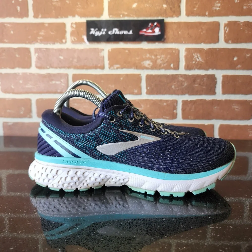 Brooks Ghost 11 Shoes Womens Size 8.5 Running Sneakers.